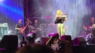                                                                    إليسا   فاكر   أعياد بيروت ٢٠٢٦ دندنها
