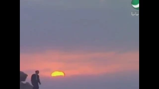كاظم الساهر عجبي على حرفين قد سلبا وقاري دندنها