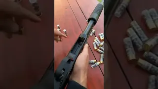 بندقية يدوية التلقيم تتسع 8 طلقات 7 في المخزن و طلقة في بيت النار مع طلقات ذات التسع حبات للدببة 