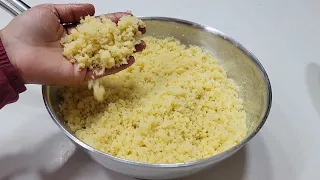 كسكسي  من غير دقيق. ولا حله بخار. ولا اي شي.  كله في ٣ دقائق وبس. الكسكسي المغربي 