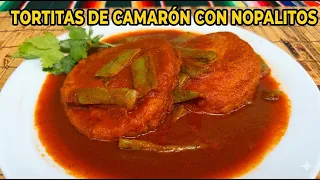 Tortitas De Camarón Con Nopales En chile Rojo