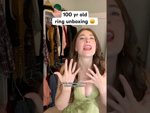 THIS 1920s ruby marquise ring 😩 (thank you to Heirloom Abbey for the #gifted piece!)