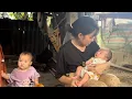 Download Lagu The difficult life of a single mother raising two young children
