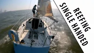 REEFING SINGLE HANDED