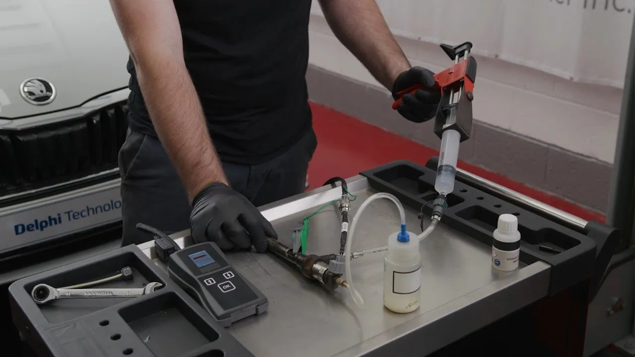 [EN] How to clean common rail injectors | Masters of Motion