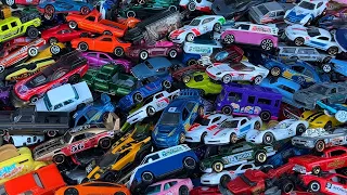 Showing Hot Wheels Diecast Cars & Trucks - Detailed Diecast Models Showcase