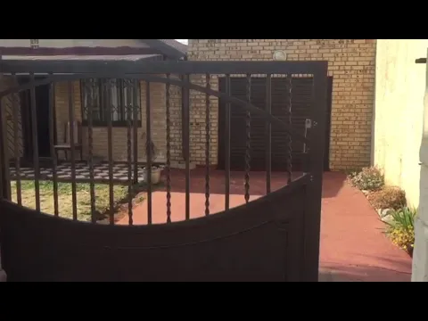 Download MP3 3 bedroom house in Lenasia EXT 13.