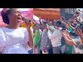 Download Lagu Osinachi ‘Ekwueme’ Singer Twin Sister Shock Everyone, Sings Just Like Sister In Tears At Her Burial