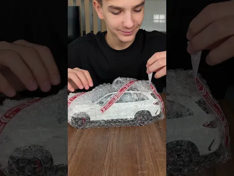 What’s Hidden Inside This 1:18 Mercedes-AMG GLC 63?