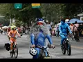 Lagu Under clouds and drizzle, Seattle naked bike riders welcome summer solstice