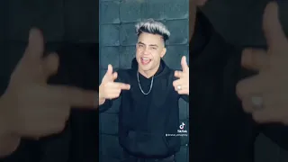 كلمه بحبك اصعب كلمه 