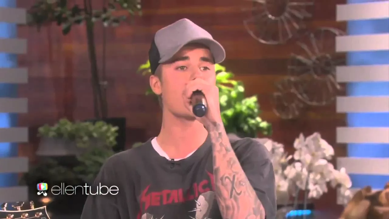 Justin Bieber singing "Sorry" acoustic @ The Ellen Show. (November 2015)