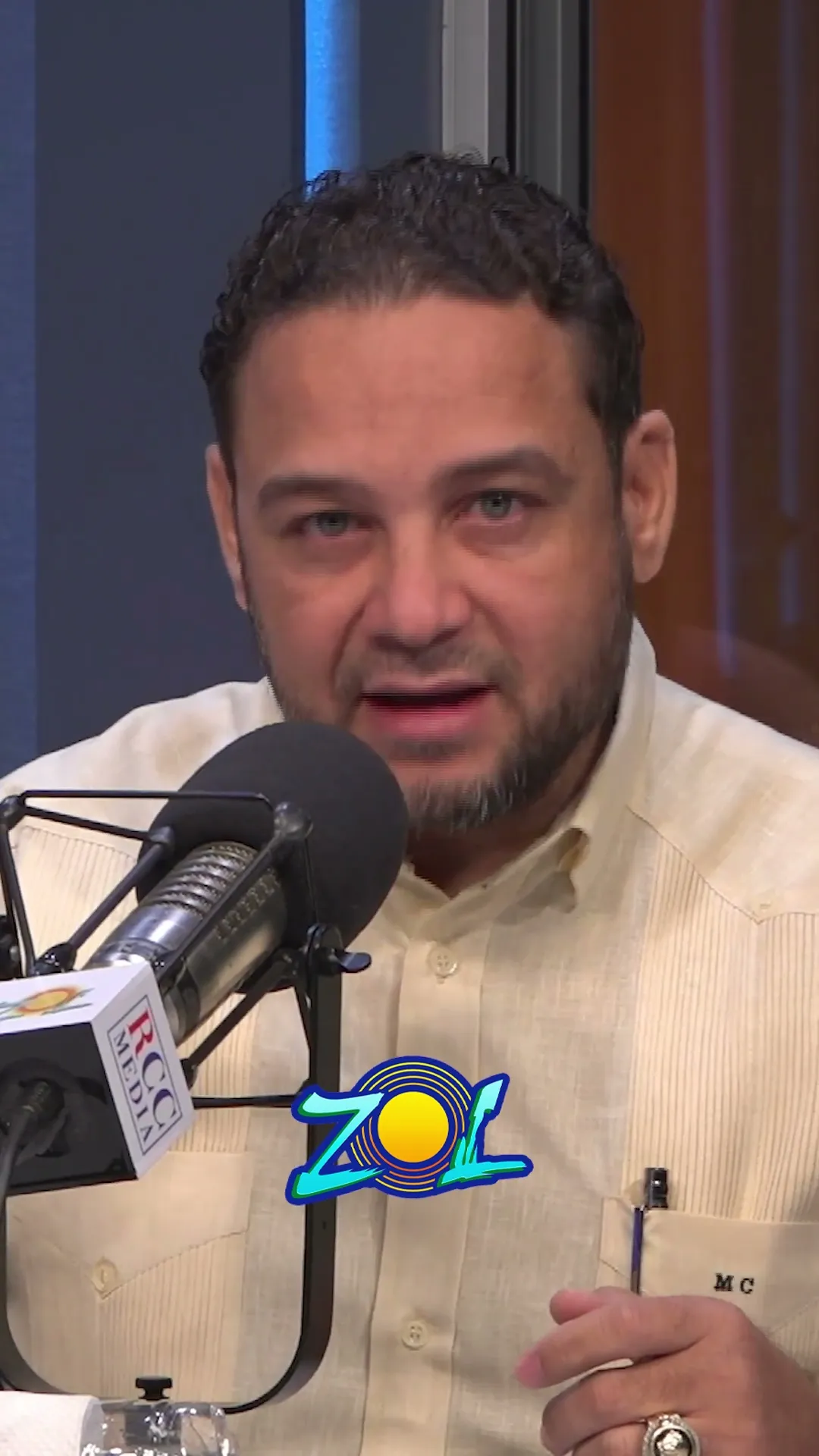 "ESTAMOS HARTOS DE LA CHÁCHARA EN NAVIDAD"