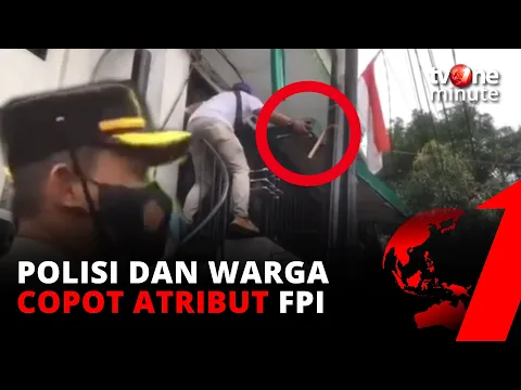Polisi dan Warga Copot Atribut FPI di Petamburan | tvOne Minute