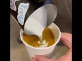 Download Lagu Latte art van een papieren bekertje