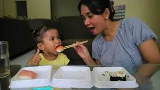 Download Challenge Balita Makan Sushi Mentah -- Natasha Pertama Cobain Sushi MP3
