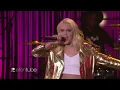 Zara Larsson Performs 'Never Forget You' with MNEK