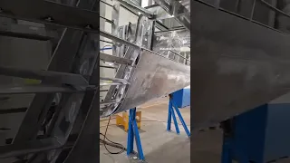 How nice is that bend #welding #aluminiumfabrication #performanceboats #boatbuild #construction