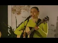 Download Lagu Mahalia - In The Club (Acoustic nYc Unplugged)