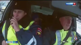 В Омске сотрудники ГИБДД сопроводили омичку с сыном до больницы