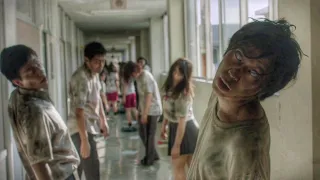 مدرسه يابانيه كـل طلابها بيتحولوا لزومبي وبيبدأو ياكلوا فـ بـعـض ملخص فـيلم School Live 