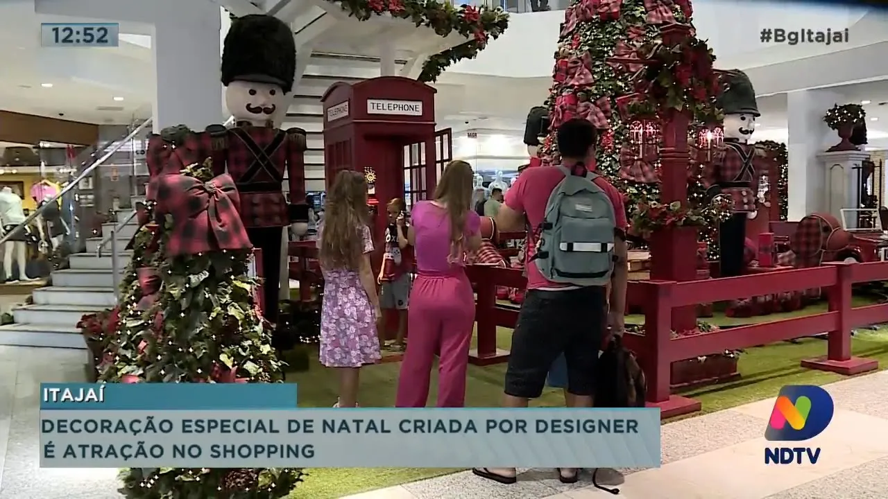 Decoração especial de Natal criada por designer é atração no Itajaí Shopping
