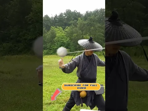 Kung fu hero uses noodles as weapon to defeat ninja, and cooks the best spicy beef ramen