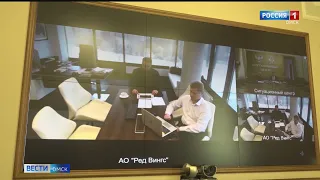 Губернатор Александр Бурков встретился с руководителем региональной базовой авиакомпании «Red Wings» и генеральным директором Омского аэропорта