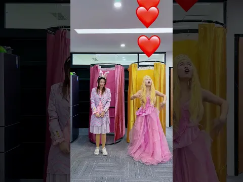 Glinda steals hearts #glinda #elphaba #arianagrande #wicked #witch #magic