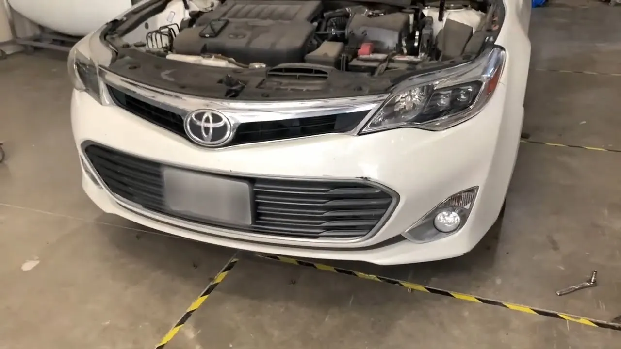 2013-2015 Toyota Avalon : Front Bumper Painted