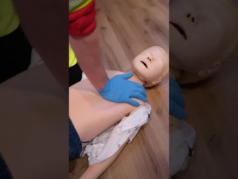 Save a child's life in 4 steps 🚨🚑 #ambulance #paramedic #firstaid #emergency #child