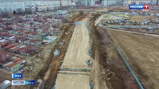 Строительство новой дороги на Левобережье Омска контролируют с воздуха