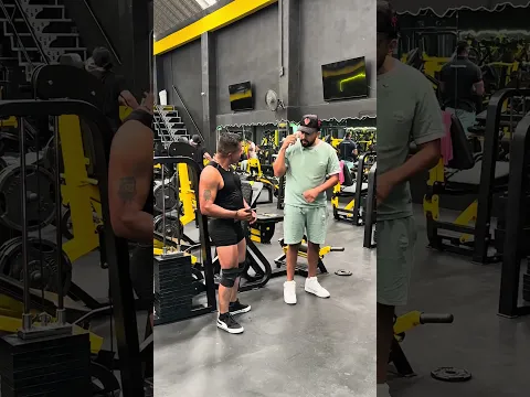 Broma del teléfono en el gym 😂😅🤣