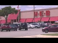 H-E-B makes pandemic-era pay raise for hourly employees permanent