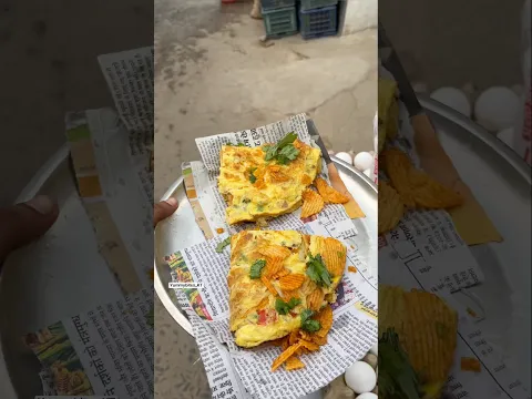 Unique Blue Lays Omelette of Bihar 😳😱 #creatingforindia #shorts #indianstreetfood