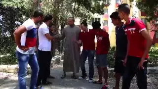                        أخينا    في الجزائر دندنها