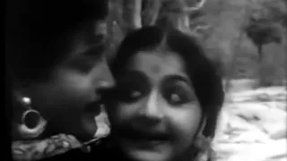  poothirukkum vizhi eduthu