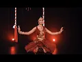 Download Lagu Sini Shetty pays homage to Aishwarya Rai at the 71st Miss World Talent Competition