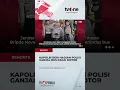 Download Lagu Apresiasi Polisi Ganjal Bus Pakai Motor, Kapolri Beri Hadiah #shorts  #tvone #news