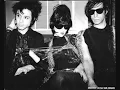 Yeah Yeah Yeahs - Down Boy