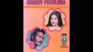 titiek sandhora setangkai anggrek bulan