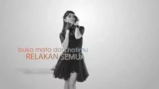 indah dewi pertiwi semua tak sama official lyric video
