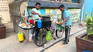 Men Selling Masala Dosa Door To Door On Cycle Street Of Mumbai | Indian Street Food 
