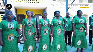 tazama kwaya ya familia takatifu kanisa kuu walivyoimba katika st josephs day