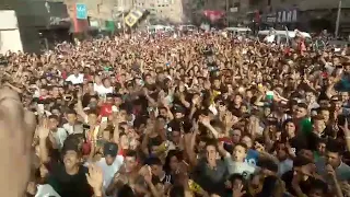 هاتلي فودكا وجيفاز مولعة مصر كلها الناس ذي النمل دندنها