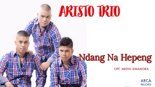 Download Aristo Trio  - Ndang Na Hepeng  || Official Music Video MP3