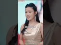 미녀 CEO, 총 든 깡패 50명에게 포위돼 위기! 가난한 청년이 지나가다 단숨에 50명을 제압해 구하자, 그녀는 첫 키스를 바치고 천억 재산과 함께 먼저 청혼한다!