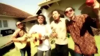 Download Empat Detik Sebelum Tidur - Nona Manis (Official Music Video) MP3