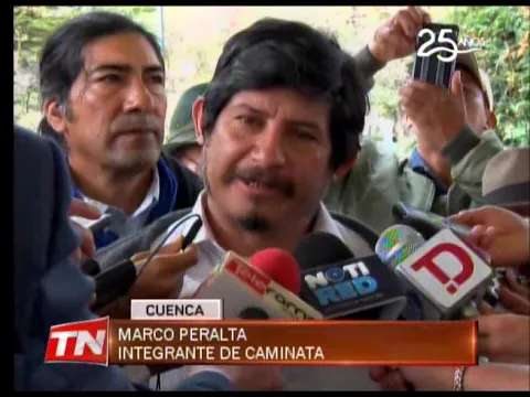 Caminata por el agua llegó a Cuenca y avanza a Quito