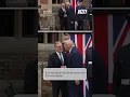 Download Lagu US President Trump arrives at Chequers ahead of meeting with UK PM Starmer
